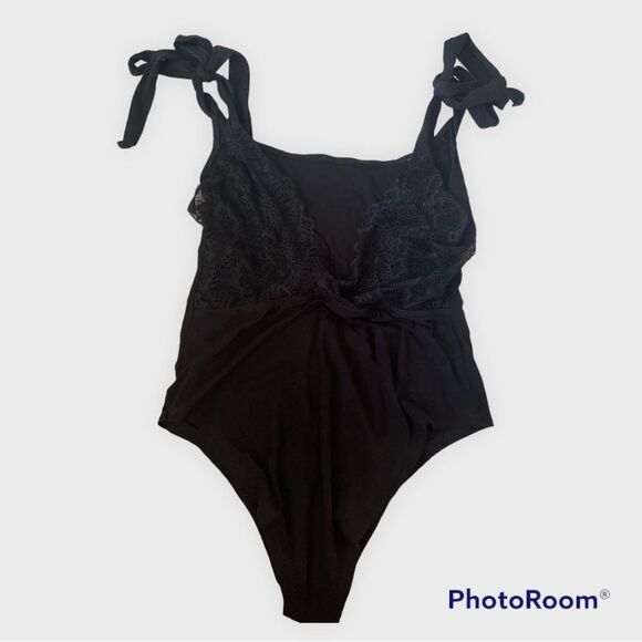 ⚡️(NWOT) Back Lace Bodysuit⚡️ - Picture 3 of 6
